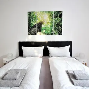https://stilvoll-und-modern-eingerichtetes-apartment.com-bavaria.com